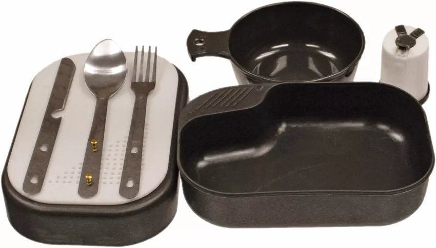 8 Piece Mess Kit