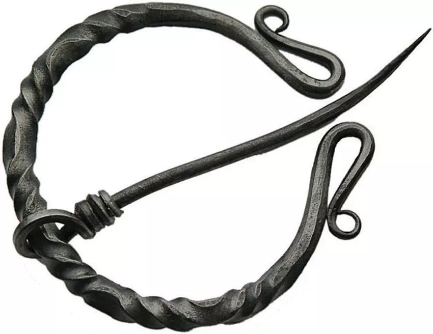 Twisted Cloak Pin